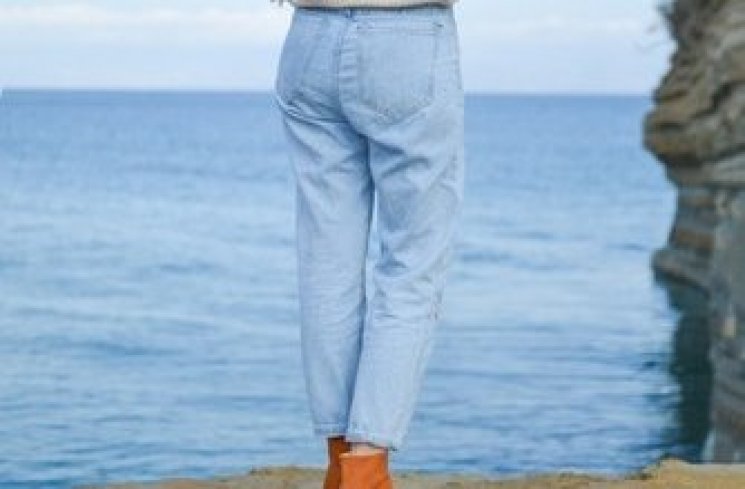 Ilustrasi baggy jeans. (Unsplash/Pete Bellis)