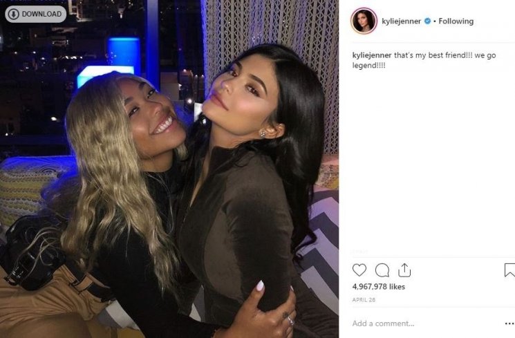 Kylie Jenner dengan bibir tipis alami. (Instagram/@kyliejenner)