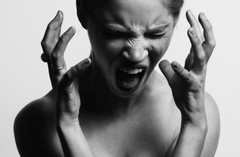 Memahami Konsep Stress Language dan Cara-cara Menghadapinya