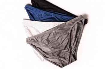 Selebgram Bikin Tas dari Celana Dalam Pria, Bentuknya Kocak Banget