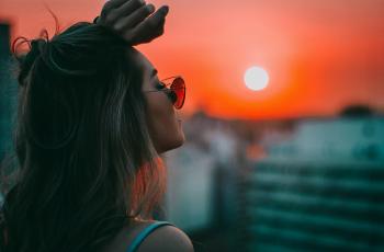 Inilah 6 Tanda Perempuan Punya Pemikiran Bebas