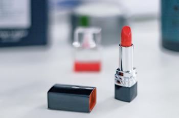 Video Promosi Lipstik Terbaru Nars Jadi Sorotan, Bentuknya Mirip Penis