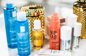 Ilustrasi makeup remover. (Unsplash/Charisse Kenion)