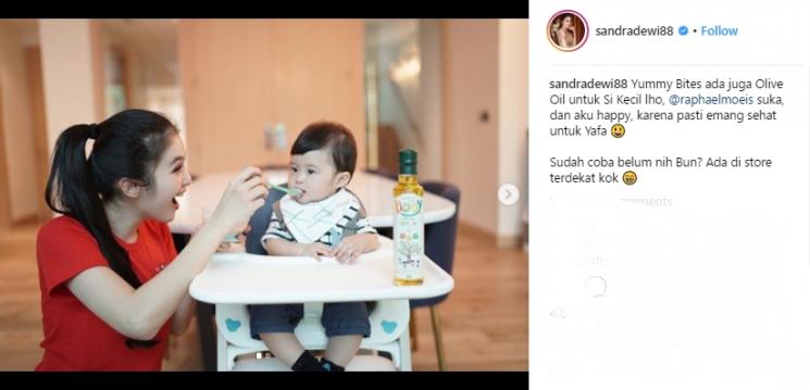 Potret Sandra Dewi dan Raphael Moeis. (Instagram/@sandradewi88)