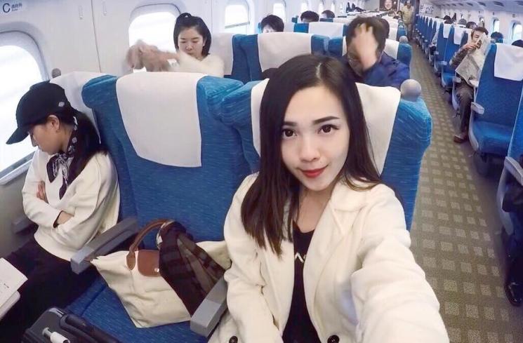 Mabel Goo, pramugari viral yang fotonya tersebar di media sosial. (Instagram/@mabel_goo)
