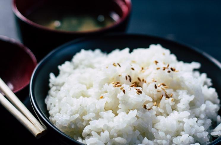 Menghindari nasi saat diet. (Unsplash/Vitchakorn Koonyosying)