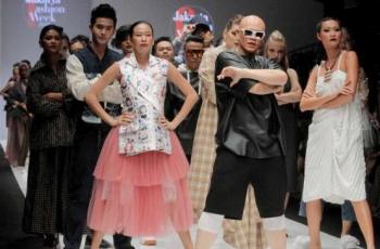 Intip Kemeriahan Opening Show Jakarta Fashion Week 2019