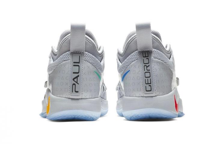 Sepatu Nike X PlayStation PG 2.5. (Hypebeast)