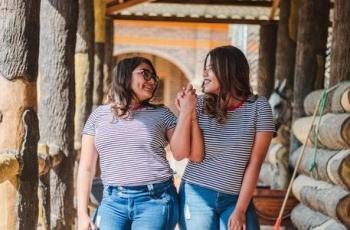 Kakak Perempuan Pertama: Mini Version dari Ibu yang Lebih Ditakuti Adik-Adiknya
