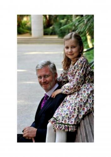Sebagai anak sulung, Putri Elisabeth sangat dekat dengan sang ayah, Raja Philippe. (Monarchie.be)