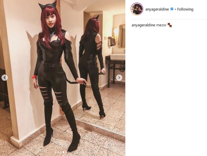 Anya Geraldine pakai kostum Catwoman untuk merayakan Halloween. (Instagram/@anyageraldine)