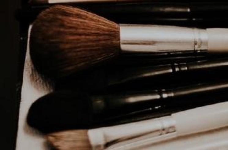 3 Tips Memilih Brush Makeup, Jangan Cuma Cari Murahnya