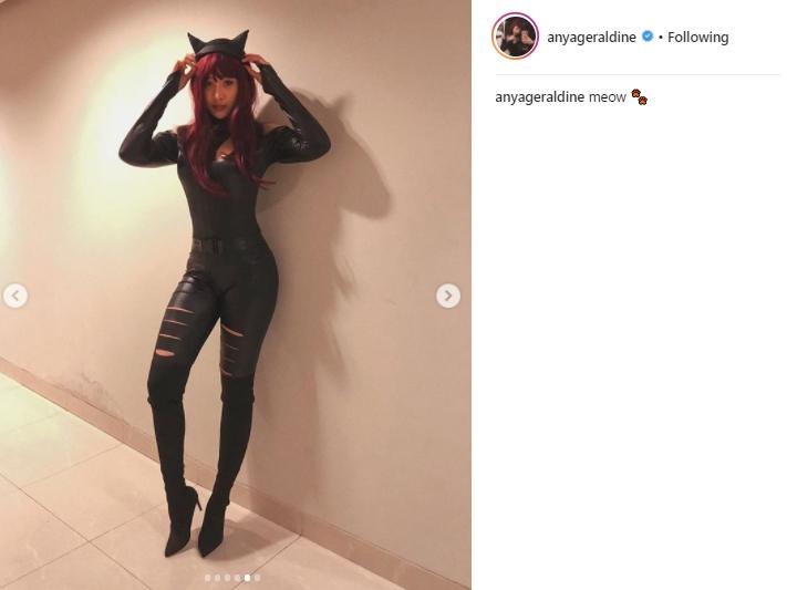 Anya Geraldine pakai kostum Catwoman untuk merayakan Halloween. (Instagram/@anyageraldine)