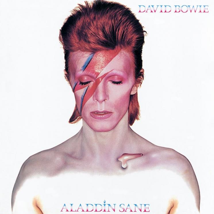 David Bowie dengan makeup Ziggy Stardust yang ikonik. (davidbowie)