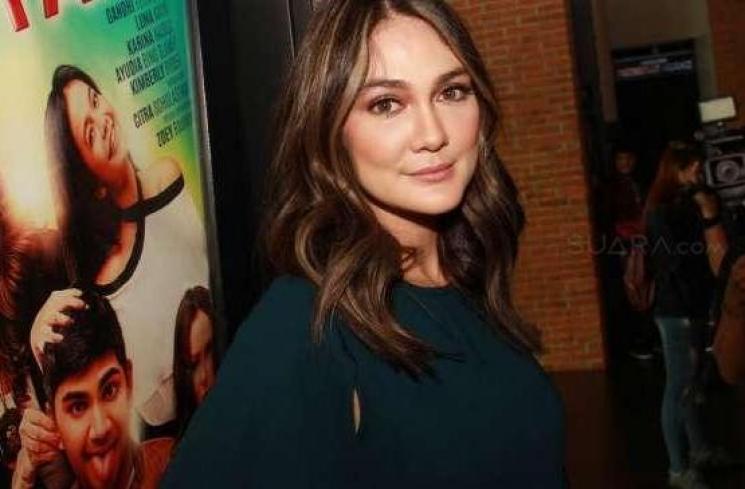 Reino Barack Diisukan Nikahi Syahrini, Luna Maya Bikin Puisi Mengiris Hati