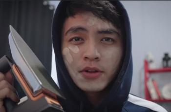 Video Tutorial Makeup ala YouTuber Ganteng, Bikin Kesal tapi Lucu