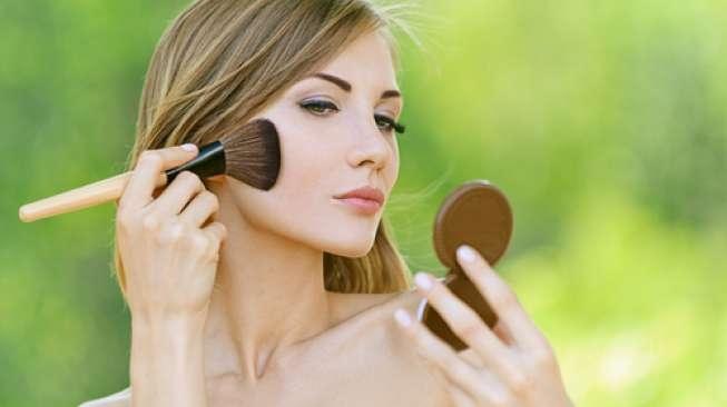Ilustrasi makeup. (Shutterstock)
