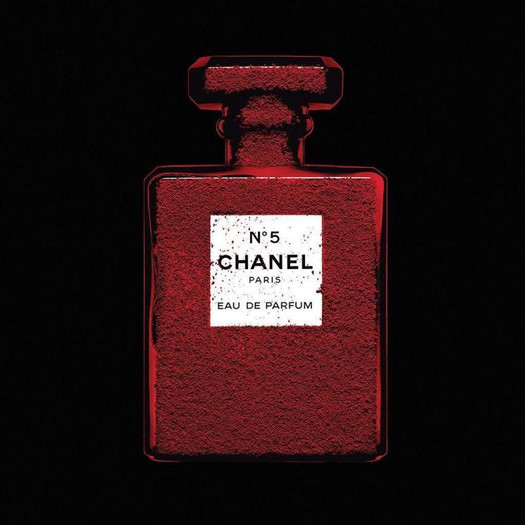 Parfum Chanel berwarna merah yang limited edition. (Instagram/@chanelofficial)