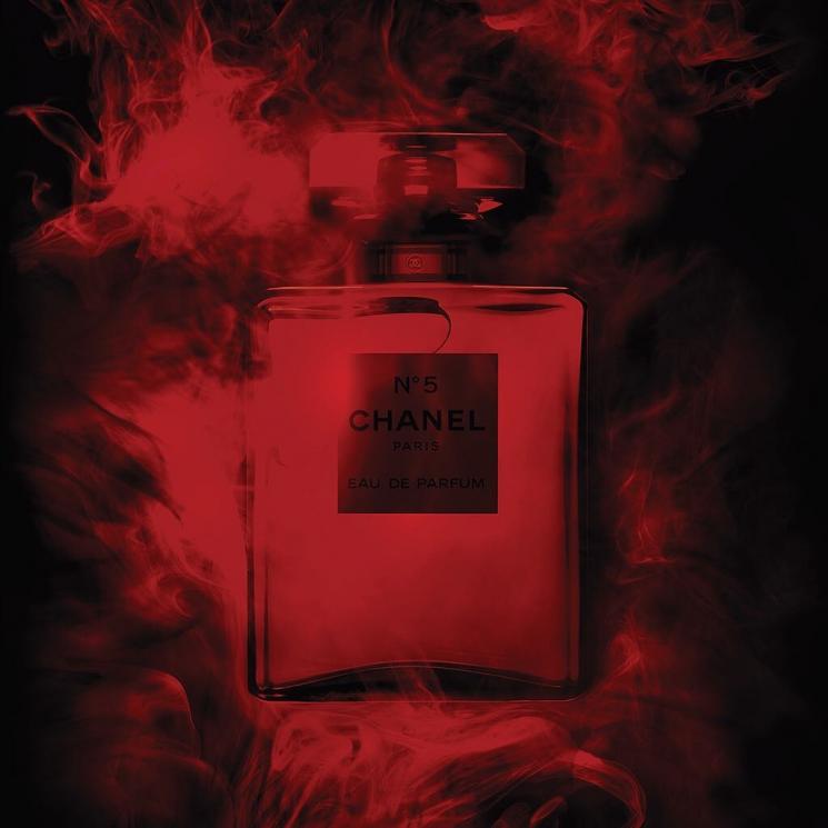 Parfum Chanel berwarna merah yang limited edition. (Instagram/@chanelofficial)