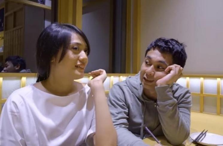 Anissa Aziza dan Raditya Dika. (YouTube/Raditya Dika)