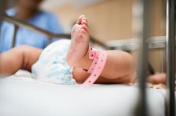 Bangun setelah Koma 4 Hari, Remaja Ini Syok Mendadak Punya Bayi