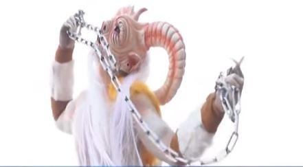 Ravi Katapadi dengan kostum menyeramkan. (Youtube/DD News)