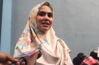 Belajar Agama, 5 Seleb Ini Malah Bertemu Jodoh di Pengajian