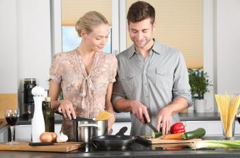 Saatnya Berbagi Tugas di Dapur, Karena Memasak Bukan Hanya Tanggung Jawab Perempuan