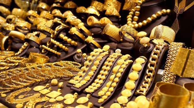 Ilustrasi perhiasan emas. (Shutterstock)