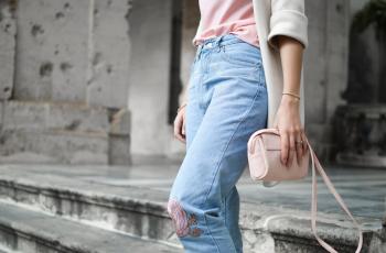 Tips Memilih Celana Jeans untuk Cewek Bertubuh Mungil