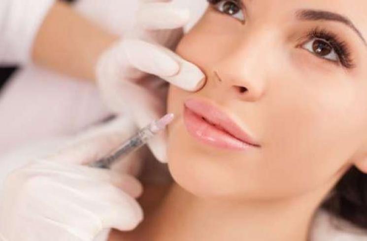 Perawatan kecantikan dengan prosedur suntik Botox (Shutterstock)