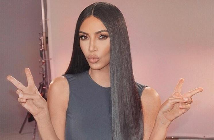 Pakai Gaun Tipis saat Musim Dingin, Kim Kardashian Tuai Kritik Lagi