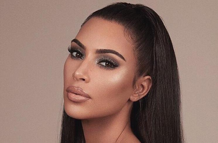 Rahasia Rambut Panjang Lurus ala Kim Kardashian