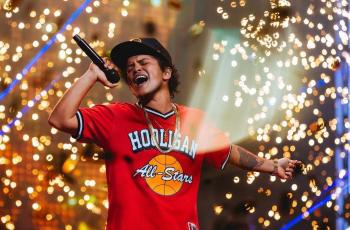Bikin Iri, Bruno Mars Hadiahi Anggota Band Jam Tangan Emas