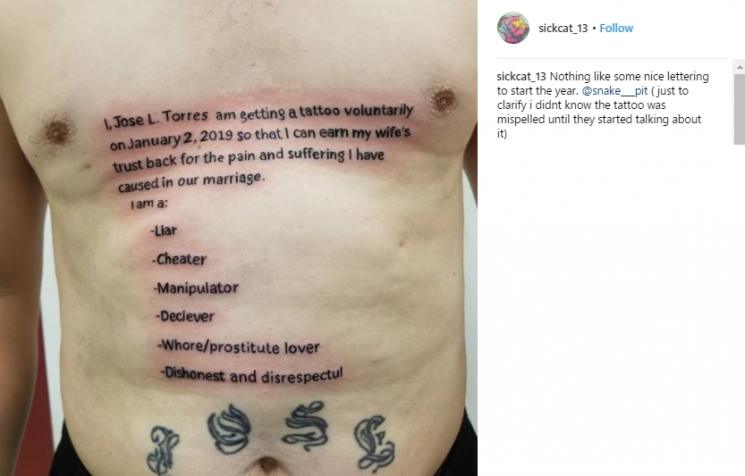 Pria ini bikin tato di dada setelah ketahuan selingkuh. (Instagram/@sickat_13)