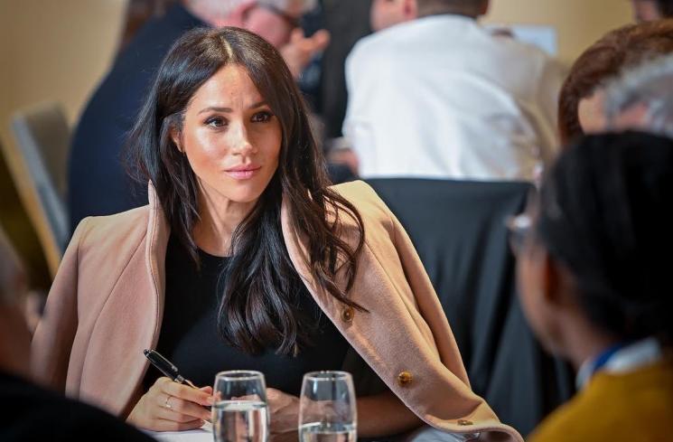 Cuma Pakai Salep, Ini Tips Bepergian Aman dari Virus ala Meghan Markle