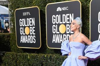 Ditinggal di Kamar Hotel, Gaun Golden Globe 2019 Lady Gaga Dilelang