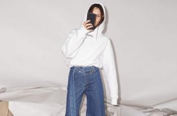 Celana Jeans Asimetris Ini Bentuknya Bikin Bingung