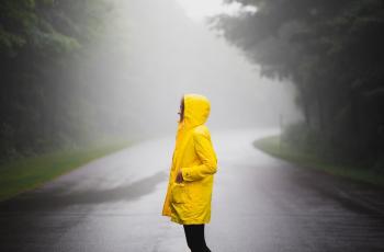 Pentingnya Tetap Gunakan Sunscreen Meski Saat Musim Hujan