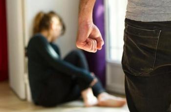 Jangan Normalisasi KDRT! Dampak Fatalnya Bisa Berujung Femisida