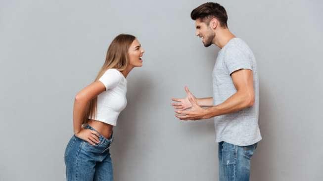 Pasangan bertengkar. (Shutterstock)