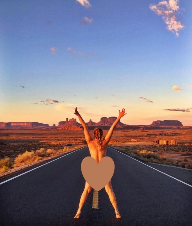 Megan Marie, keliling dunia demi sembuhkan rasa sakit putus cinta. (Instagram/@holdon2yerbutts)