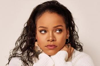 Momen Langka, Rihanna Muncul ke Publik dengan Pacar
