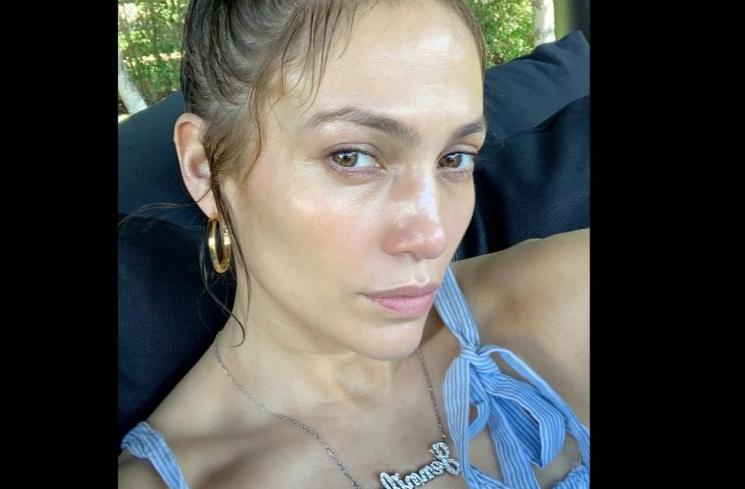 Intip Baju Pengantin yang Dikenakan Jennifer Lopez ketika Menikah, Ternyata Gaun Lama