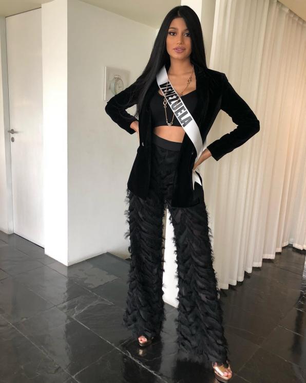 Gaya Sthefany Gutierrez, juara 3 Miss Universe 2018. (Instagram/@sthefanygutierrez1)