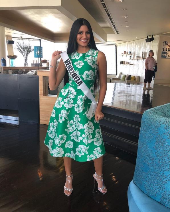 Gaya Sthefany Gutierrez, juara 3 Miss Universe 2018. (Instagram/@sthefanygutierrez1)