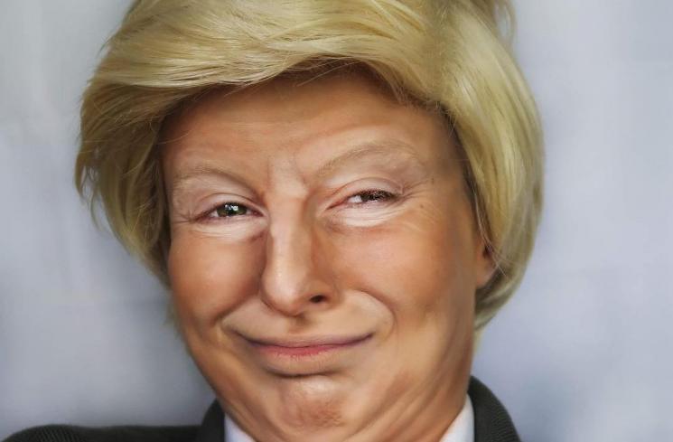 Rhylee Passfield jadi Donald Trump. (Instagram/rermakeup)