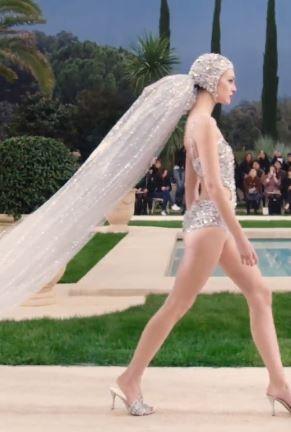 Gaun pengantin baju renang Chanel. (chanel)