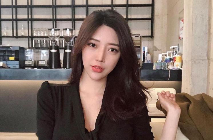 Choi Somi, Selebgram Seksi Korea Ini Disebut Mirip Yoona SNSD