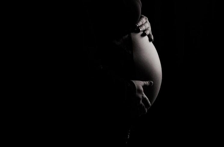 Ilustrasi wanita hamil. (Pexels/Janko Ferlic)